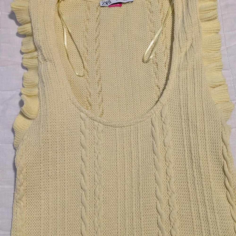 Zara Soft Yellow Textured Knit Top